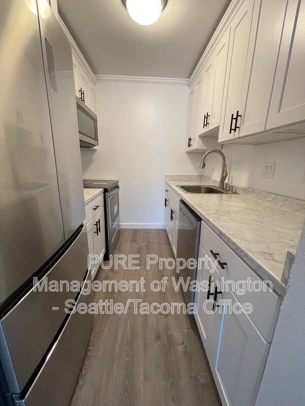 2001 Westlake Ave N Seattle, WA 98109 photo 4