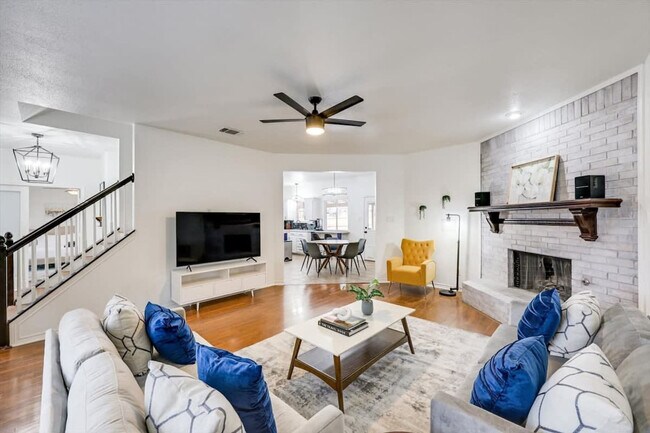 3913 Baywatch Dr Rowlett, TX 75088 photo 3