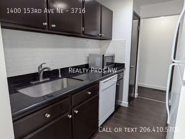 1400 153rd Avenue Northeast, Bellevue, WA 98007 photo 5