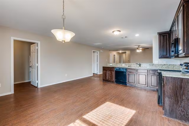 1824 Village Park Trail, Burleson, TX 76028 photo 3