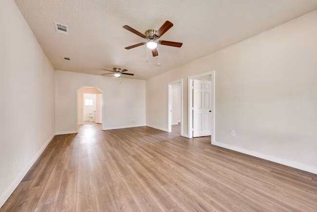 2818 Oakdale Street, Dallas, TX 75215 photo 3