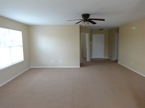 108 Thoroughbred Dr Krum, TX 76249 photo 5