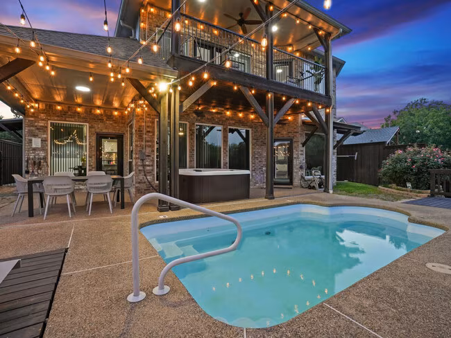 2305 Clearview Ct Lewisville, TX 75057 photo 3
