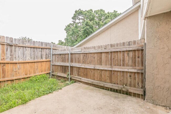 2760 Parkchester Drive, Arlington, TX 76015 photo 5