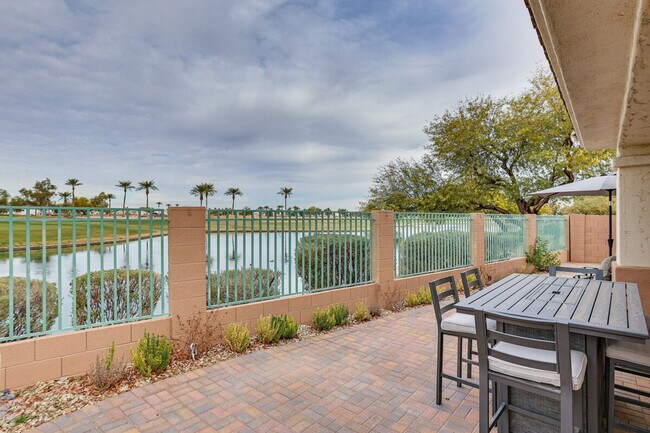 13716 W Cypress St Goodyear, AZ 85395 photo 2