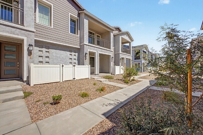 8149 E Petunia Ave Mesa, AZ 85212 photo 2