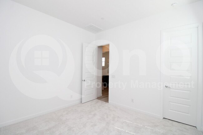 3871 E Rainbow Dr Chandler, AZ 85249 photo 2