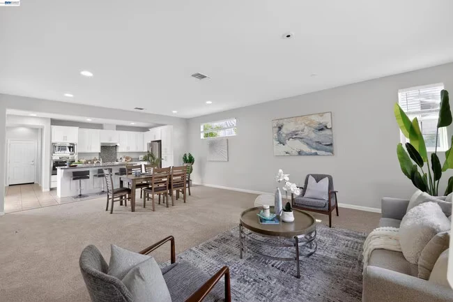 1005 S Fowler Ln Tracy, CA 95391 photo 4