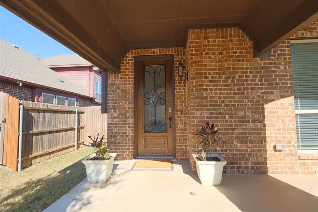 531 Harvest Grove Drive, Waxahachie, TX 75165 photo 2