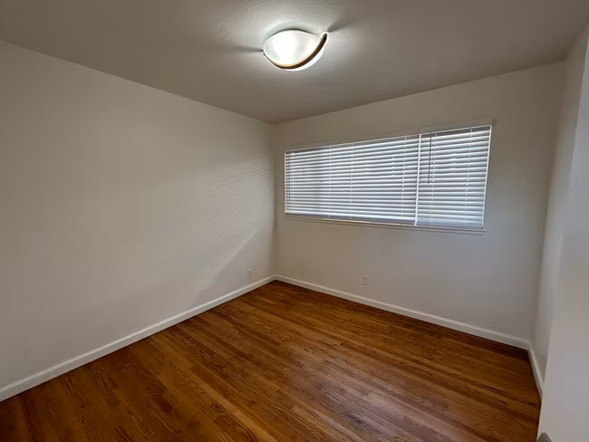 2235 Bonar St photo 2