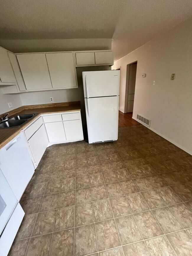 1704 Cedarhill Dr Killeen, TX 76543 photo 4