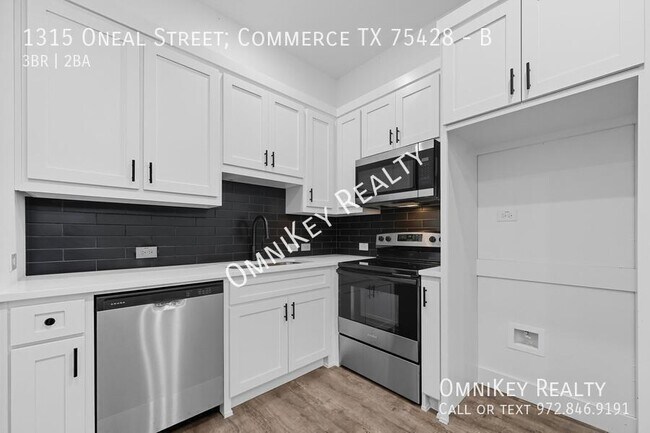 1315 Oneal St Commerce, TX 75428 photo 3