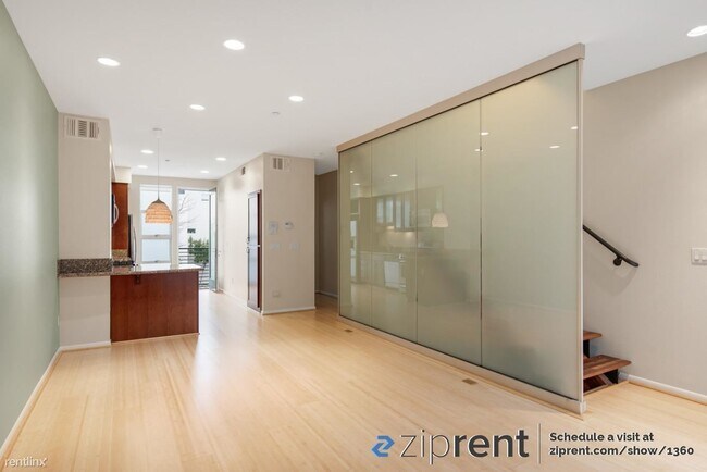 Modern Emeryville Living with Bay Views — 1364 Powell Street photo 4