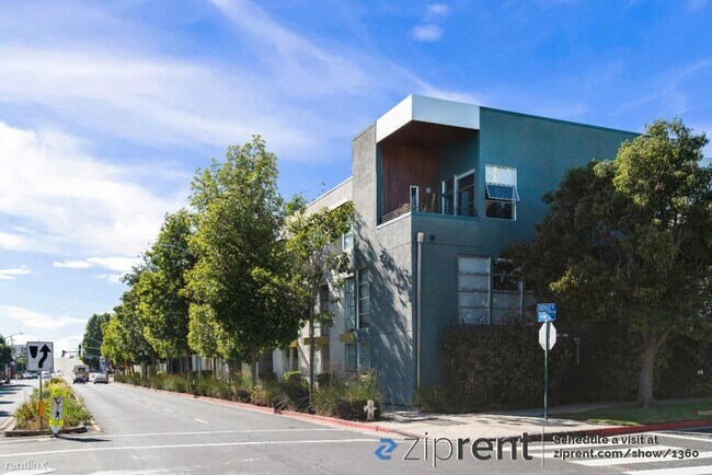 Modern Emeryville Living with Bay Views — 1364 Powell Street photo 2