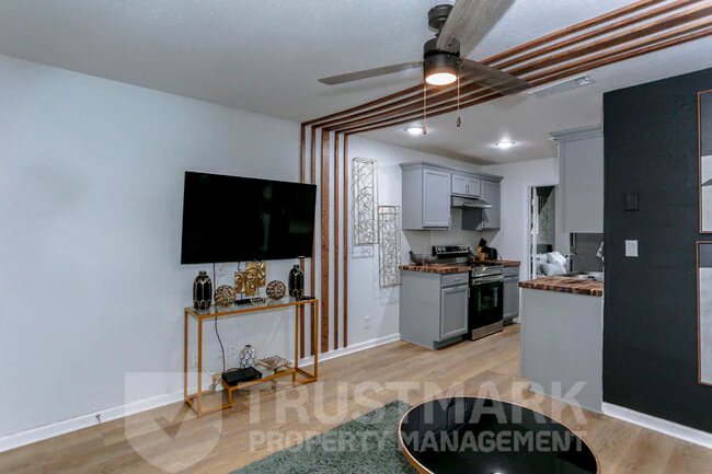 614 Adams Ave Killeen, TX 76541 photo 4