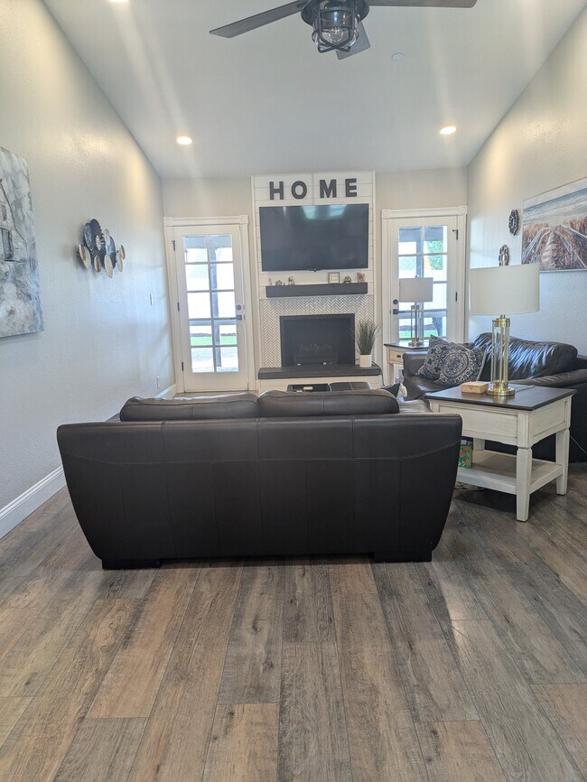 8879 E Friess Dr Scottsdale, AZ 85260 photo 5
