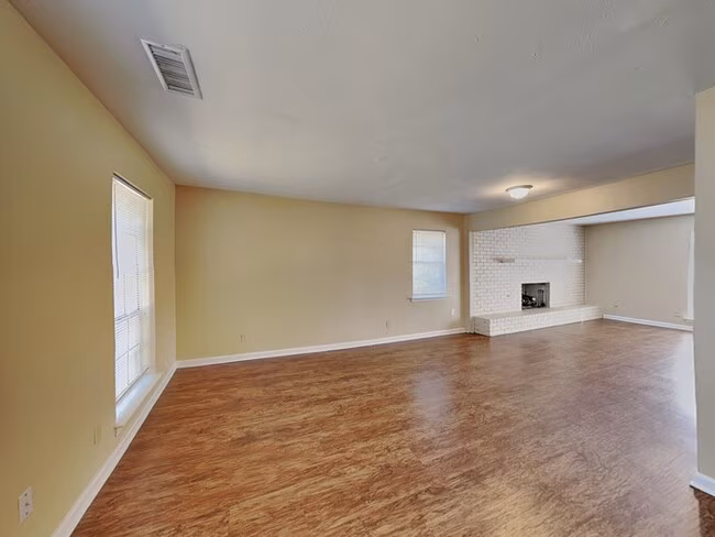 1718 Glen Alta Drive, Irving, TX 75061 photo 3