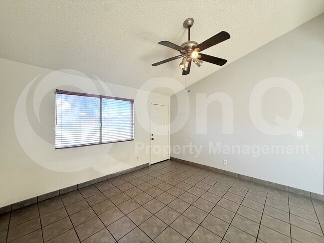 2233 W Farmdale Ave Mesa, AZ 85202 photo 4