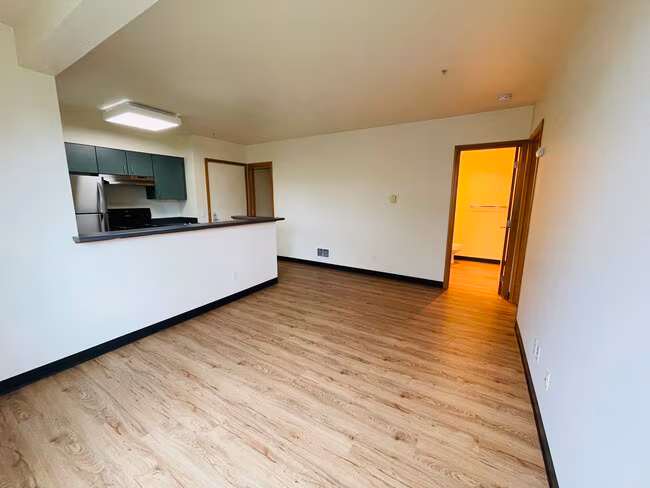 Radford Court photo 3