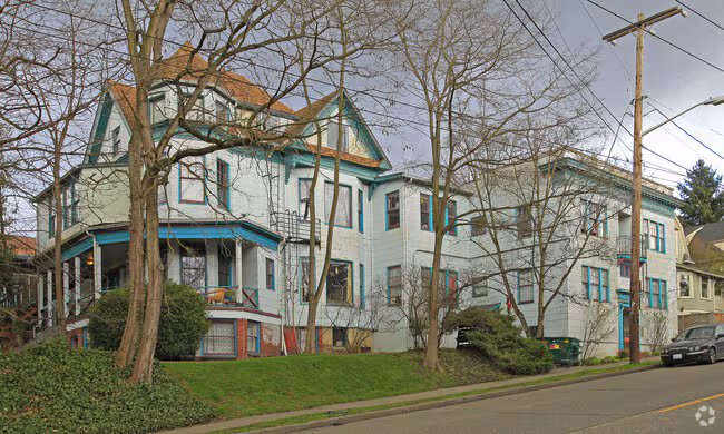 Clayton Place photo 2
