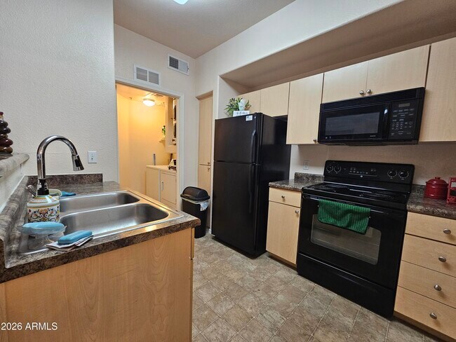 18416 N Cave Creek Rd Phoenix, AZ 85032 photo 4