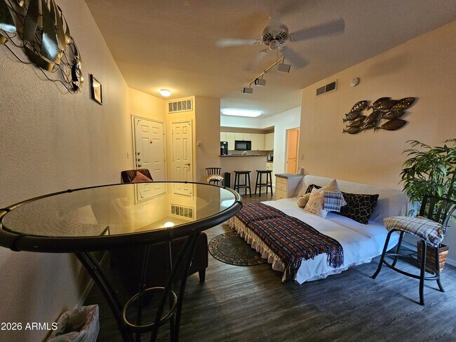 18416 N Cave Creek Rd Phoenix, AZ 85032 photo 2