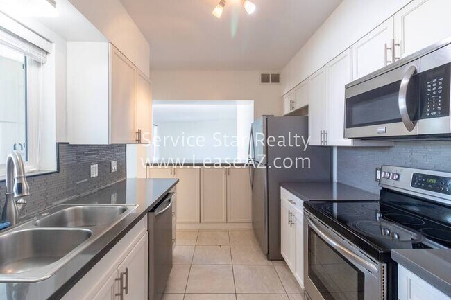 102 W Maryland Ave Phoenix, AZ 85013 photo 3