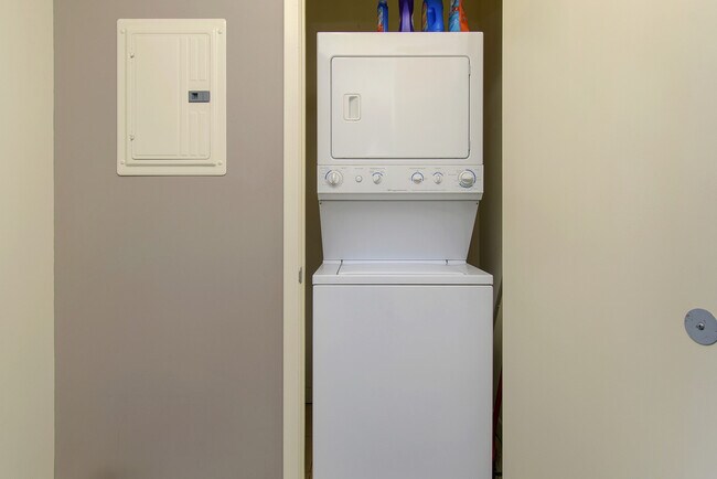 1150 J St San Diego, CA 92101 photo 3