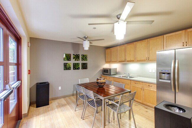 1150 J St San Diego, CA 92101 photo 5