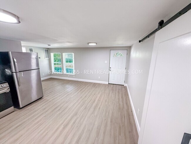 2014 Ross Ave Fort Worth, TX 76164 photo 4