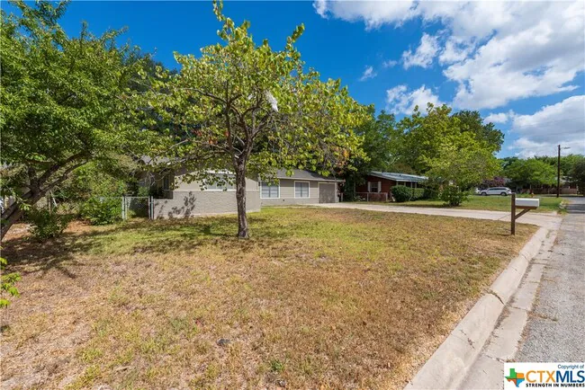 125 Palmo Dr Luling, TX 78648 photo 4