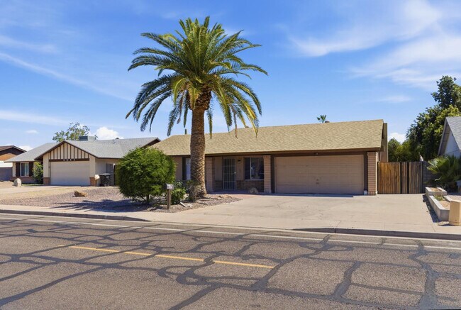 4047 W Sweetwater Ave Phoenix, AZ 85029 photo 3