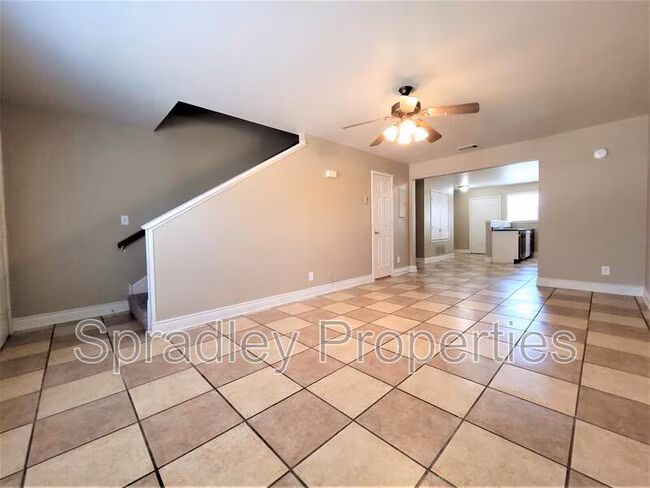 1029 N Wall St Belton, TX 76513 photo 3
