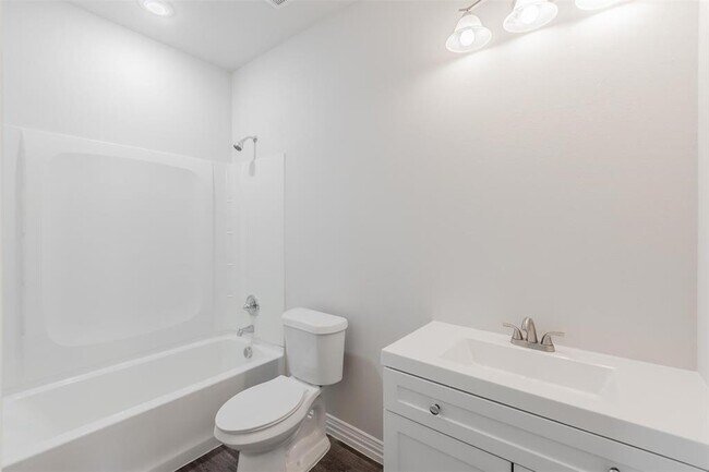2415 San Gabriel Dr photo 4