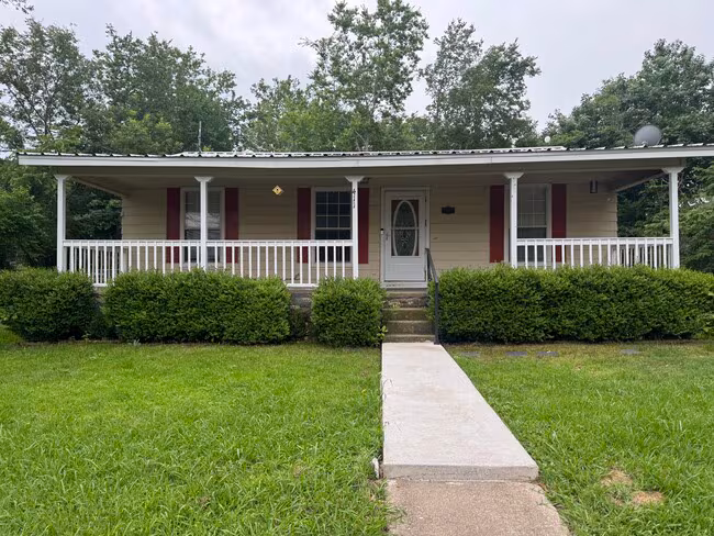411 College Street Canton, TX 75103 photo 2