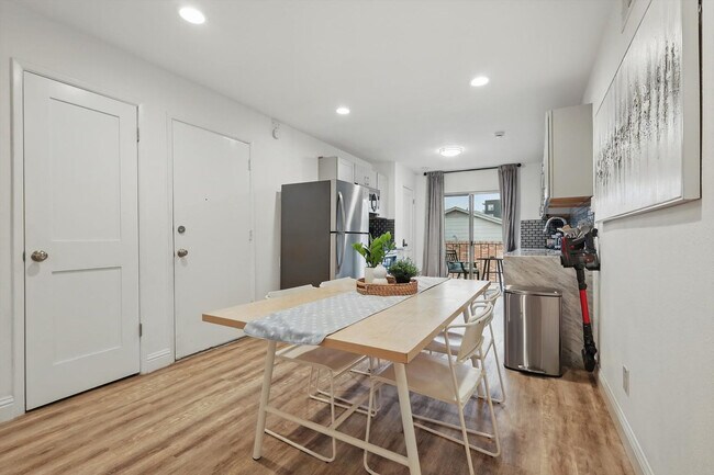 8083 Meadow Rd Dallas, TX 75231 photo 3
