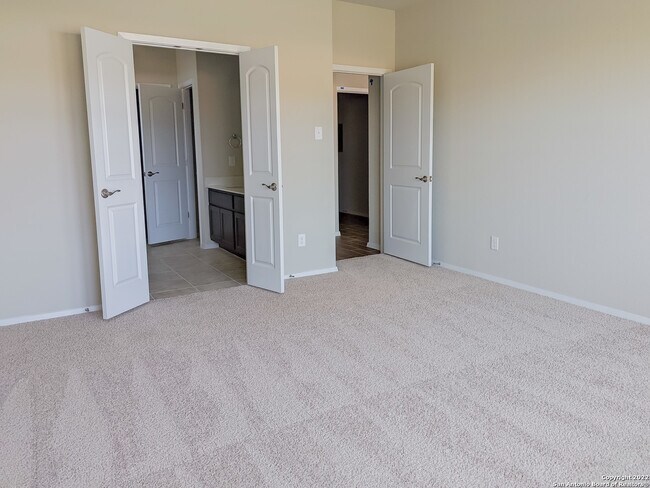 139 Spiny Lizard Ln San Marcos, TX 78666 photo 5