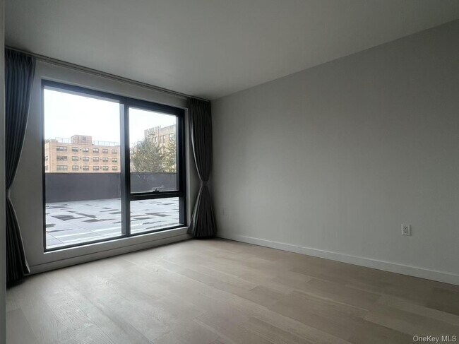 144-49 Northern Blvd Queens, NY 11354 photo 4