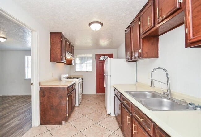 4409 Hershe Street, Houston, TX 77020 photo 3