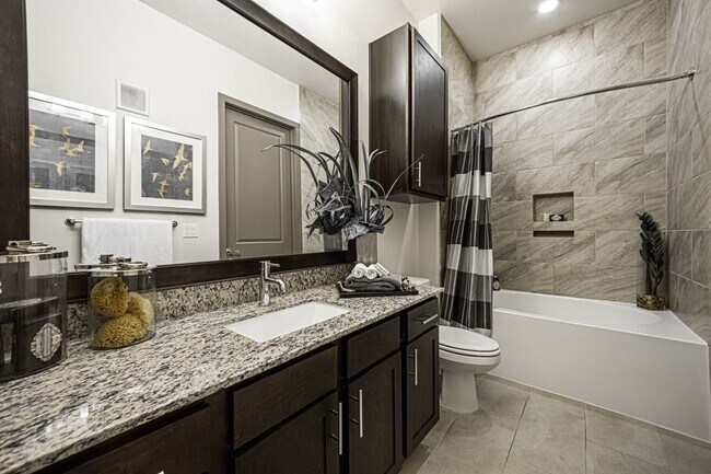 898 Threadneedle Street, Houston, TX 77079 photo 4