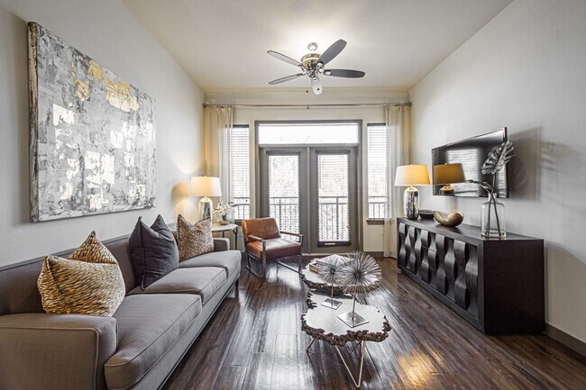 898 Threadneedle Street, Houston, TX 77079 photo 3
