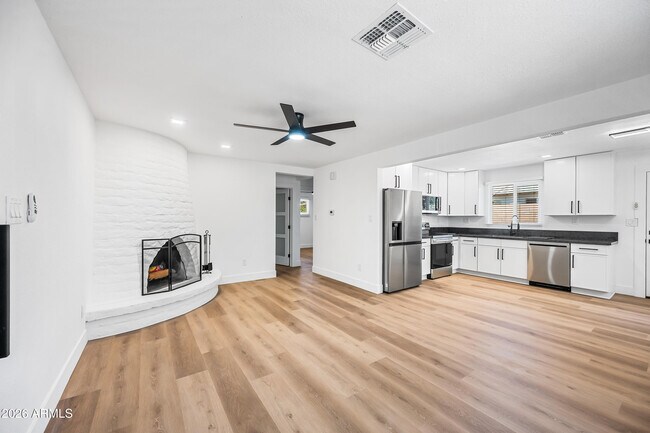 3518 E Montecito Ave Phoenix, AZ 85018 photo 4