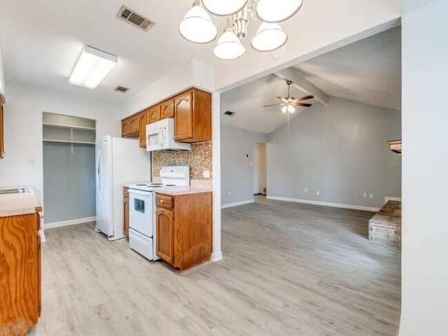 6001 Old Mill Court, Watauga, TX 76148 photo 3