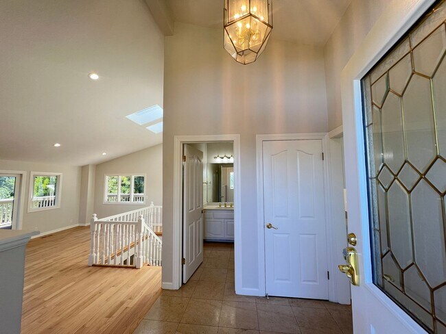 11 Daisy Lane, Orinda, CA 94563 photo 3