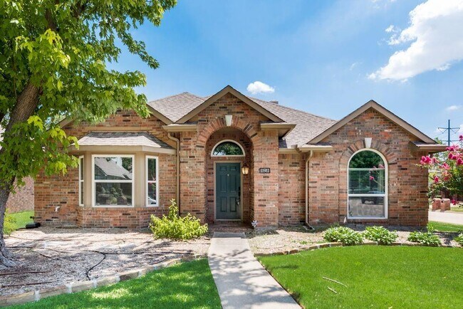 11911 Chattanooga Drive, Frisco, TX 75035 photo 3