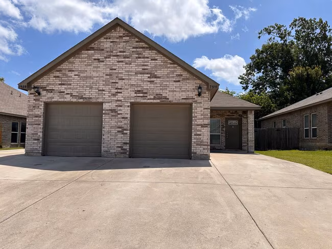 7511 Novella Dr Fort Worth, TX 76134 photo 3