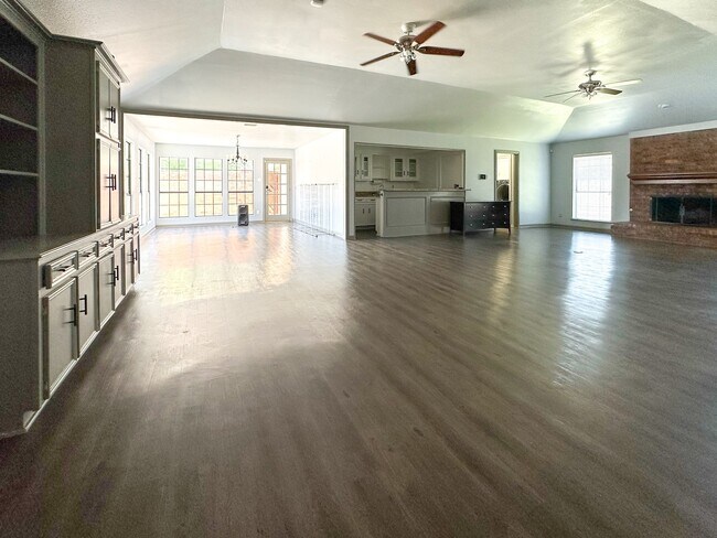 7178 Rolling Fork Drive, Dallas, TX 75227 photo 2