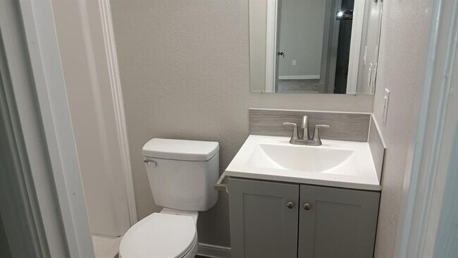 611 Carpenter Ave Austin, TX 78753 photo 5