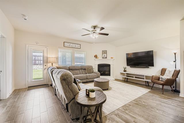 11301 Summer Rain Blvd Aubrey, TX 76227 photo 5