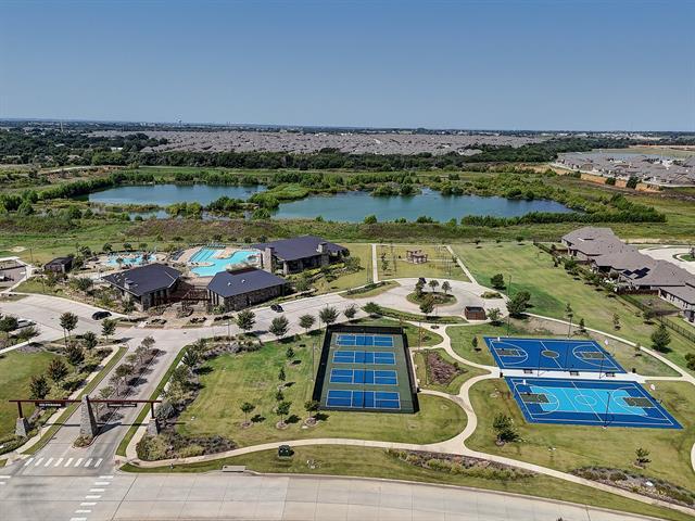 11301 Summer Rain Blvd Aubrey, TX 76227 photo 2